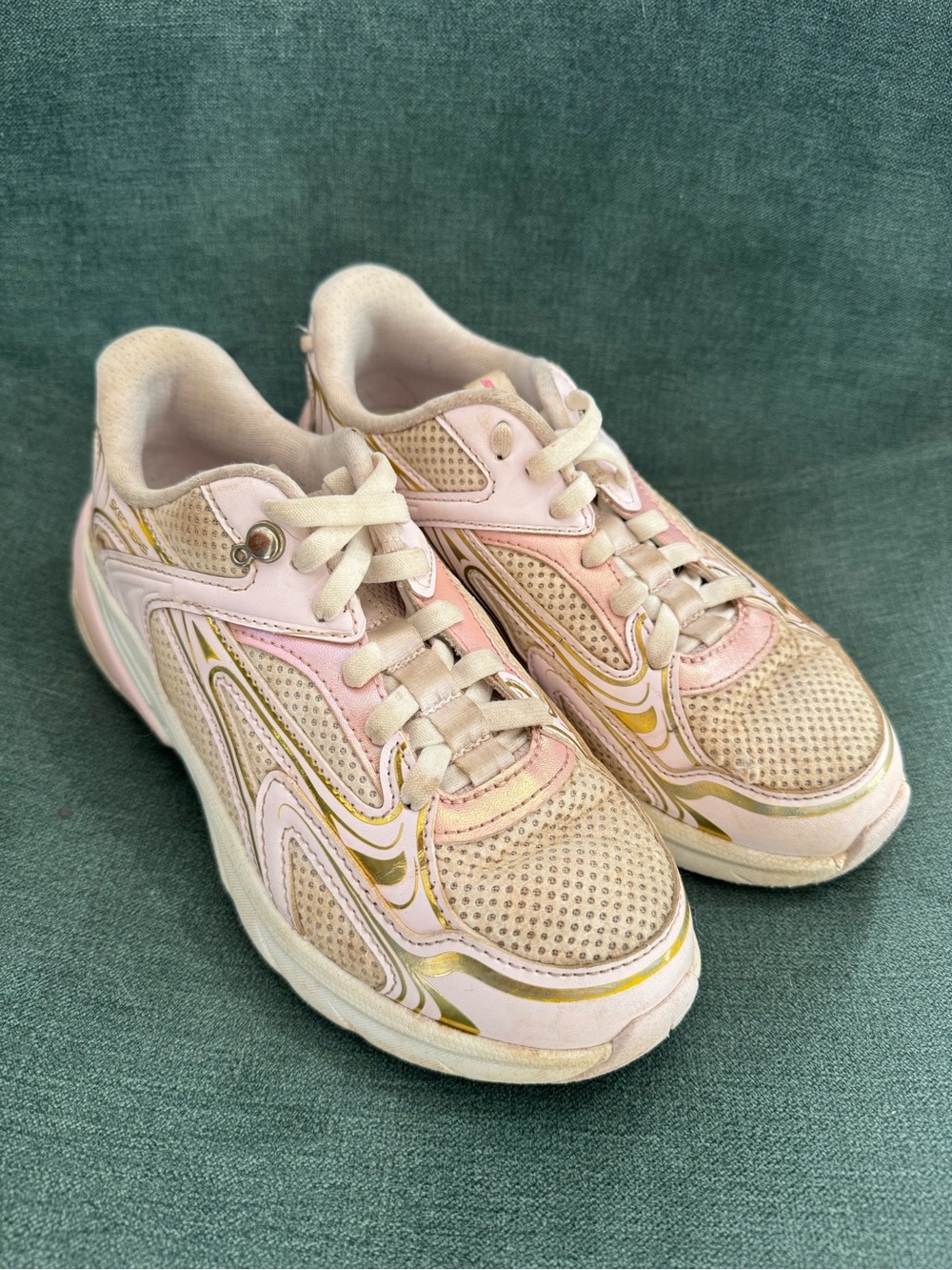 Youth Size 2 Sketchers with Bread Laces
